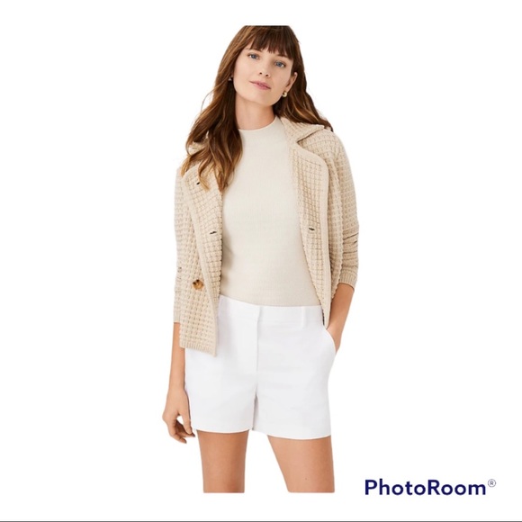 Ann Taylor Signature Relaxed white short: size 12 - Picture 1 of 6